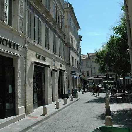 De La Croix Centre * Avignon